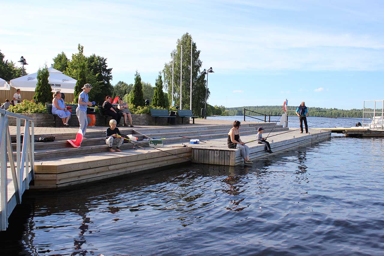 Street fishing -kilpailu järjestettiin viime kesänä mm. Varkaudessa. Kuva: Janne Tarkiainen, Suomen Vapaa-ajankalastajien Keskusjärjestö.